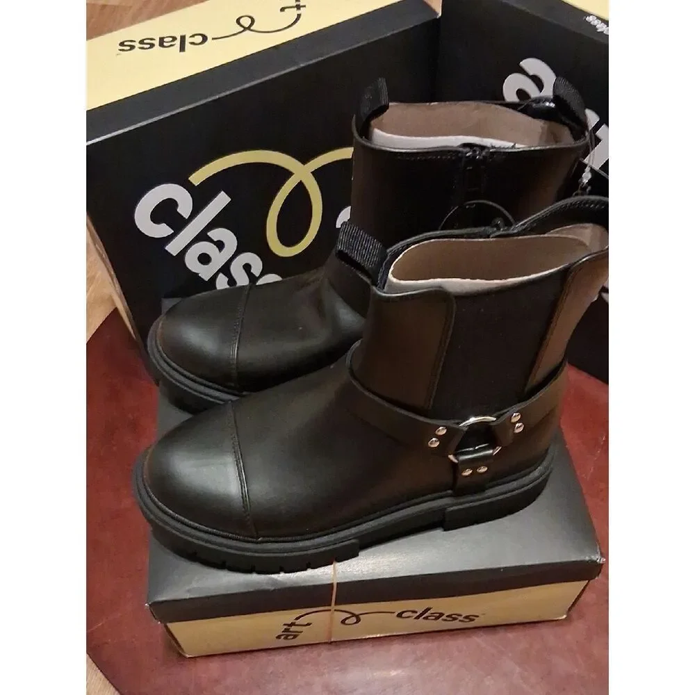 Girls Black Crosby Boots Size 4 Art Class New In Box